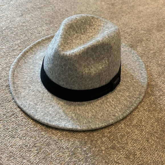 NWT Roxy Wool Hat - Picture 2 of 3